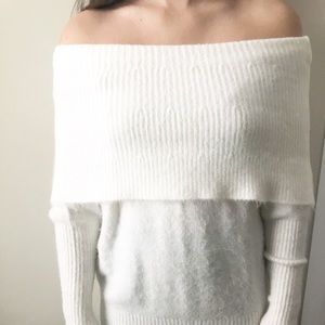 Olivaceous white sweater